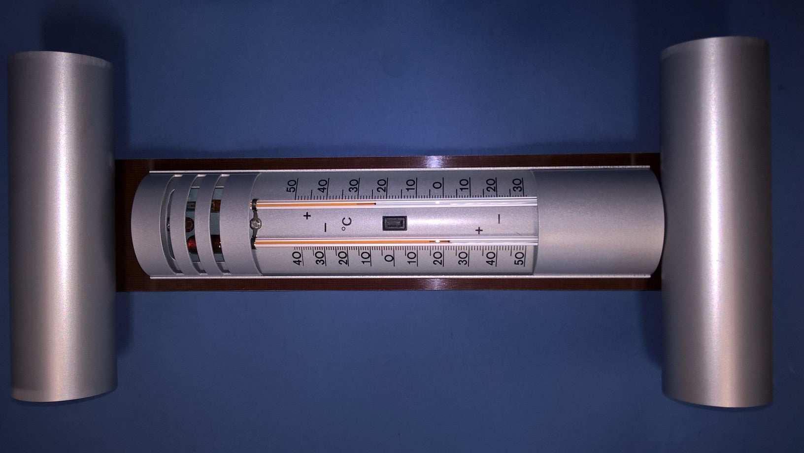 Min-Max-Schwimmthermometer for water temperature measurement with max-min values, featuring a floating design.
