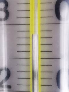 Ersatz-Gärtnereithermometer for monitoring soil temperature in gardens.
