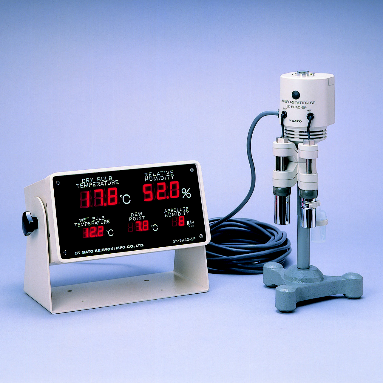 Digital display Aspirationspsychrometer nach Assmann for precise humidity and temperature measurements.