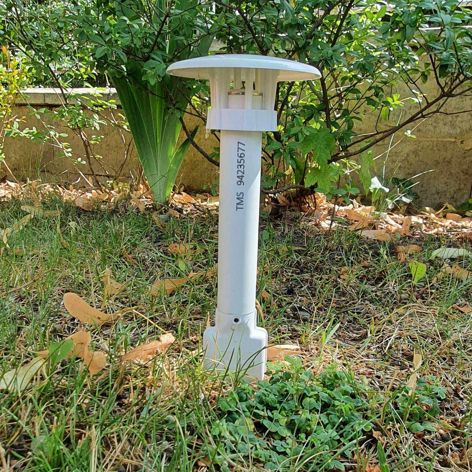Grosser Strahlungsschutz with safety ring protecting temperature sensor from sun.