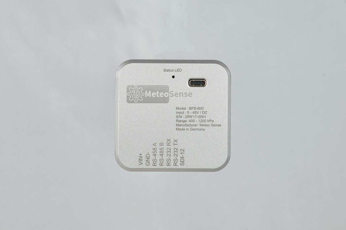 Digitaler Präzisionsluftdrucksensor BPS-800 im Aluminiumgehäuse mit drei Sensorsystemen und 7-Zoll Touchscreen für meteorologische Anwendungen