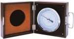 Präzisions-Aneroid-Barometer with copper-beryllium alloy and wall mount in wooden case.