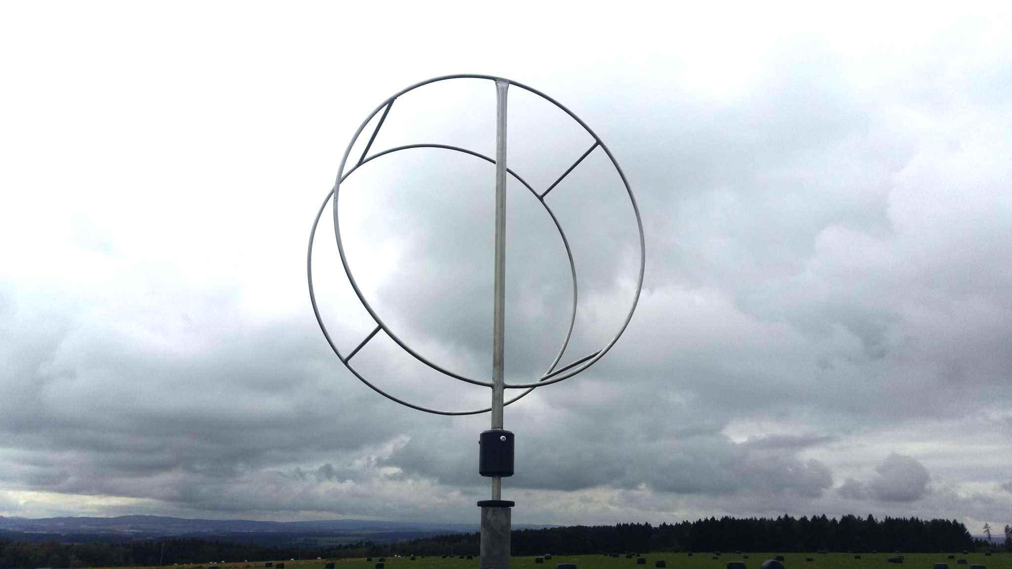 Windsackkorb mit 90 cm Durchmesser aus Edelstahl, FAA/ICAO Norm, witterungsbeständig.