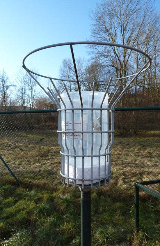 Bergerhoff plastic collector for measuring Staubniederschlag dust deposition outdoors
