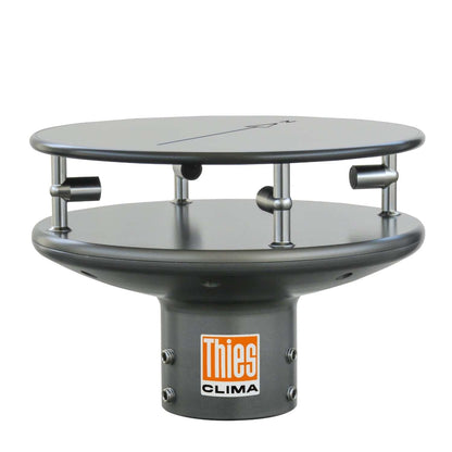 Ultraschall Anemometer 2D Compact aus silberfarbenem Metall mit rundem Gehäuse und mehreren Ultraschallwandlern.